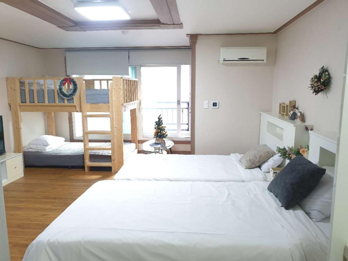 HY Choi Hostel Seogwipo-stad Buitenkant foto