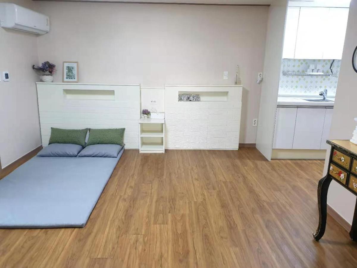 HY Choi Hostel Seogwipo-stad Buitenkant foto