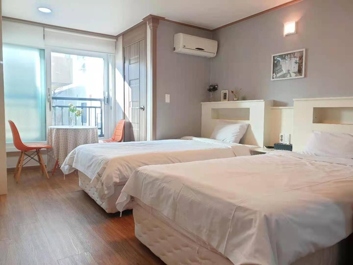 HY Choi Hostel Seogwipo-stad Buitenkant foto