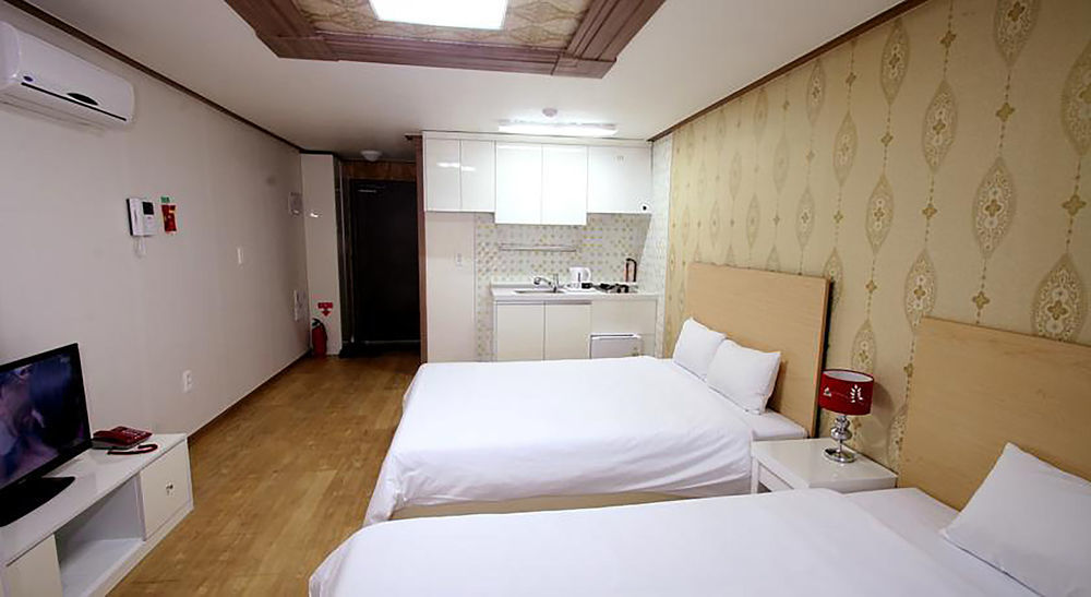 HY Choi Hostel Seogwipo-stad Buitenkant foto